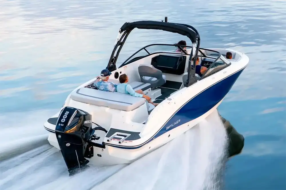 Bayliner V22 Jetzt neu bei Bootscenter an der B1 in Berlin